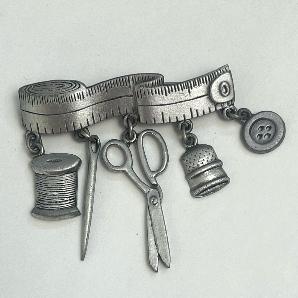 JJ Crafter Brooch Sewing Quilting Seamstress Charms